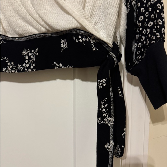 Free People Auxton Wrap Floral Top Black/White 90’s Boho Cottagecore Festival - Picture 7 of 13